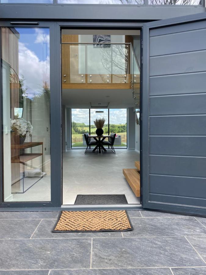 Stunning Modern Home Set In Beautiful Grounds. Bath Buitenkant foto