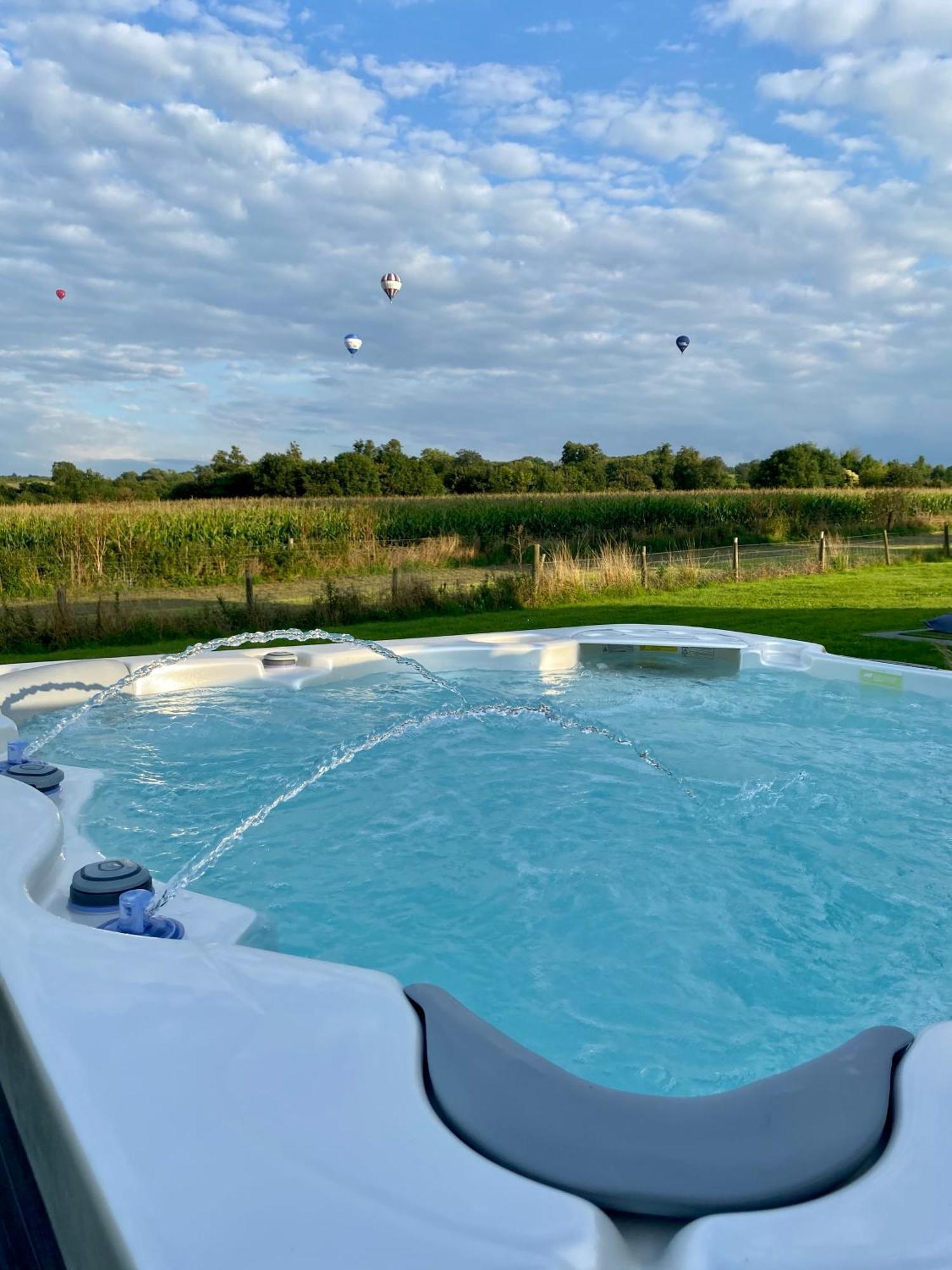 Stunning Modern Home Set In Beautiful Grounds. Bath Buitenkant foto